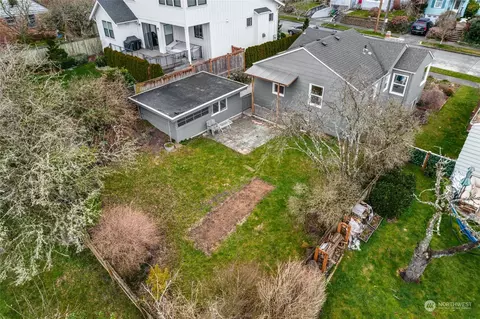 Exterior - 1317 N 79th St, Seattle, WA 98103 photo 8 of 10