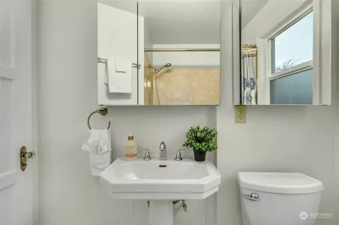 Bath - 1317 N 79th St, Seattle, WA 98103 photo 2 of 4