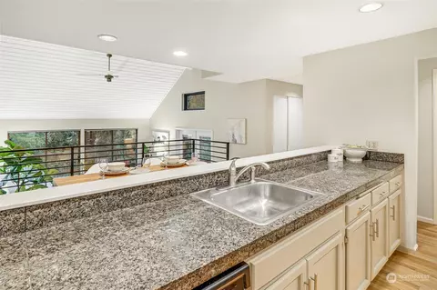 1810 25th Ave E, Seattle, WA 98112 photo 8