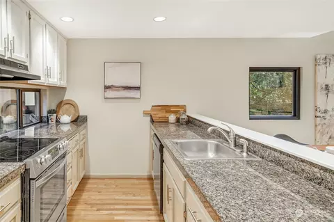 1810 25th Ave E, Seattle, WA 98112 photo 9