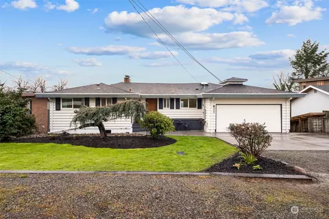 811 Alvord Ave N, Kent, WA 98031