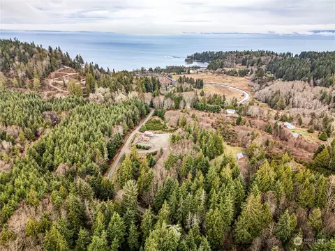 853 Crescent Bay Ln, Port Angeles, WA 98363