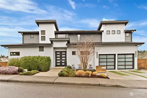 3805 Park Ave N, Renton, WA 98056