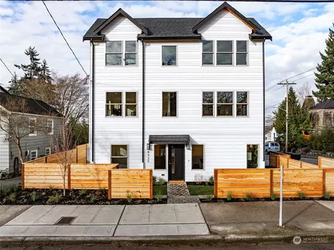 8925 8th Ave NE, Seattle, WA 98115