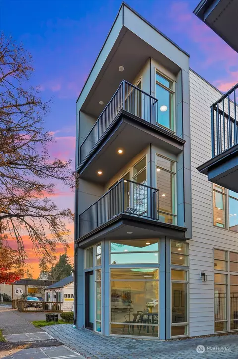 12307 15th Ave NE, Seattle, WA 98125