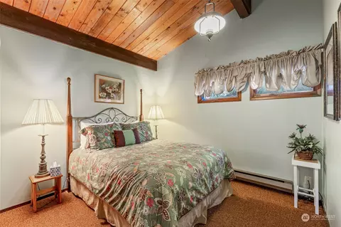 Bedroom - 323 Dungeness Mdws, Sequim, WA 98382 photo 5 of 5
