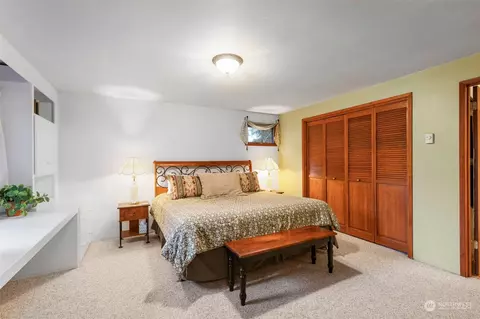 Bedroom - 323 Dungeness Mdws, Sequim, WA 98382 photo 3 of 5