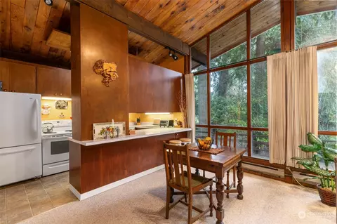 Dining - 323 Dungeness Mdws, Sequim, WA 98382 photo 1 of 2