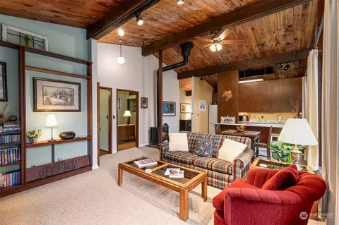Living - 323 Dungeness Mdws, Sequim, WA 98382 photo 2 of 4