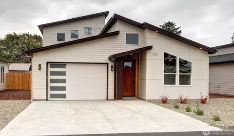 113 24th St NE, Long Beach, WA 98631
