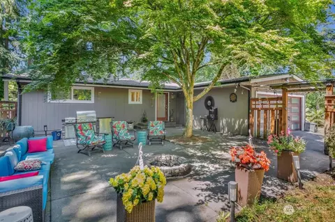 2221 SW Dash Point Rd, Federal Way, WA 98023