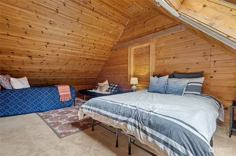 Bedroom - 4391 Peaceful Pl, Langley, WA 98260 photo 5 of 7