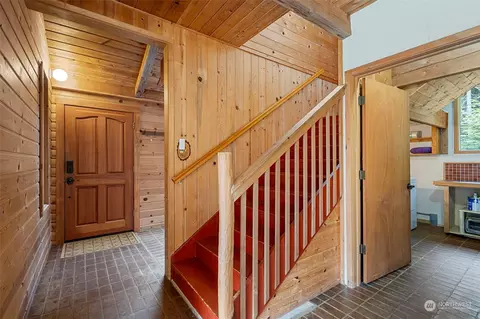 Entry Way - 4391 Peaceful Pl, Langley, WA 98260 photo 1 of 2