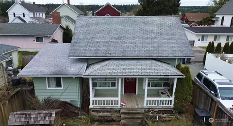 612 S 3rd St, La Conner, WA 98257