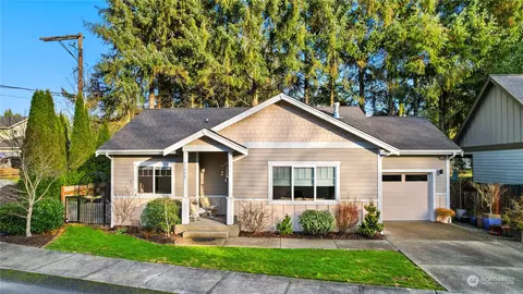 25998 Arklow Pl NE, Kingston, WA 98346