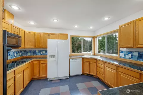 Kitchen - 2143 Atterberry Rd, Sequim, WA 98382 photo 1 of 3