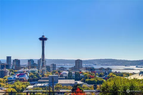 326 Highland Dr, Seattle, WA 98109