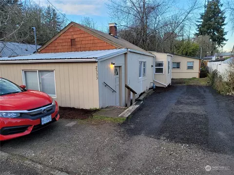 2533 E 3rd St, Port Orchard, WA 98366