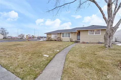 105 W Northshore Dr, Moses Lake, WA 98837