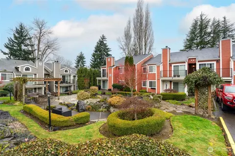 2605 S 272nd St #46, Kent, WA 98032