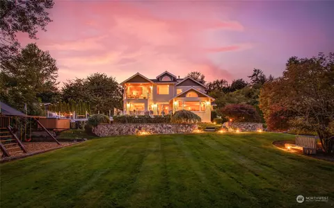 1726 Vernon Rd, Lake Stevens, WA 98258