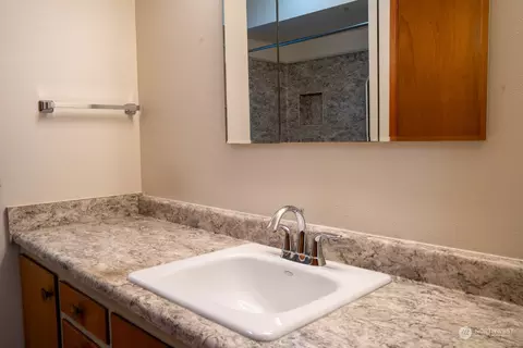 Bath - 1712 Rainier Ave, Everett, WA 98201 photo 1 of 3