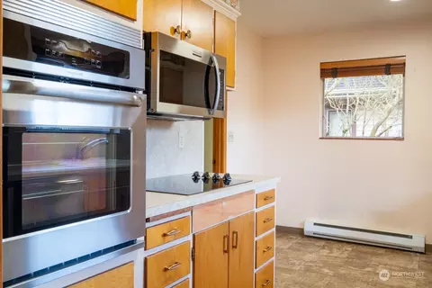Kitchen - 1712 Rainier Ave, Everett, WA 98201 photo 3 of 3