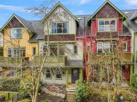 705 Madison Ave N #20, Bainbridge Island, WA 98110