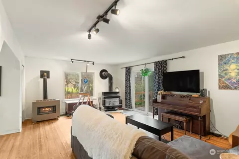 Living - 5709 Putnam Rd, Everson, WA 98247 photo 3 of 3