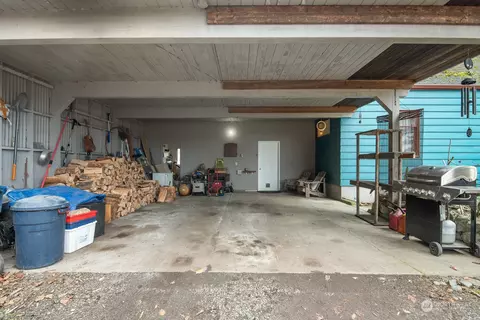 Exterior - 5709 Putnam Rd, Everson, WA 98247 photo 5 of 12