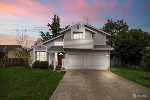 118 Chicago Blvd S, Pacific, WA 98047
