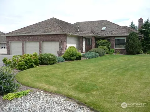 3912 Montgomery Ct, Mount Vernon, WA 98274