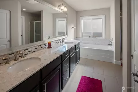 Bath - 17315 42nd Ave SE, Bothell, WA 98012 photo 3 of 5