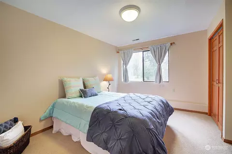 Bedroom - 24127 SE 376th St, Enumclaw, WA 98022 photo 4 of 4