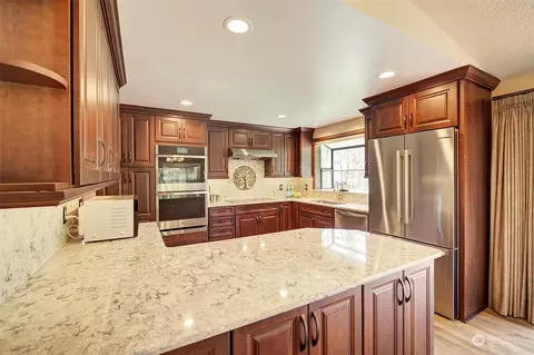 Kitchen - 24127 SE 376th St, Enumclaw, WA 98022 photo 3 of 5