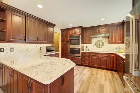 Kitchen - 24127 SE 376th St, Enumclaw, WA 98022 photo 2 of 5