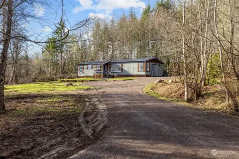 221 E Good Pl, Allyn, WA 98524