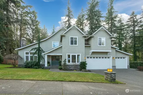 805 NW 205th St, Shoreline, WA 98177