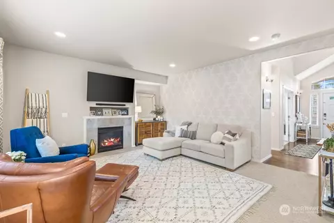 Living - 19005 Grannis Rd, Bothell, WA 98012 photo 1 of 2