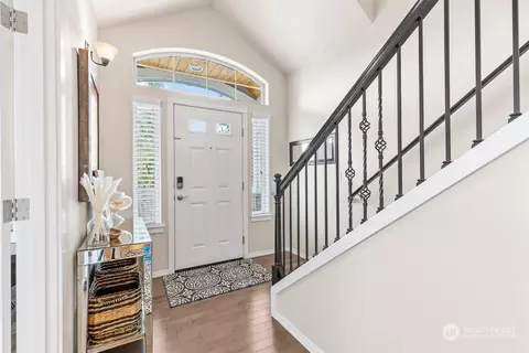 Entry Way - 19005 Grannis Rd, Bothell, WA 98012 photo 1 of 1
