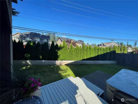 Exterior - 19005 Grannis Rd, Bothell, WA 98012 photo 4 of 10