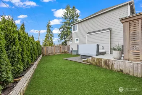 Exterior - 19005 Grannis Rd, Bothell, WA 98012 photo 3 of 10