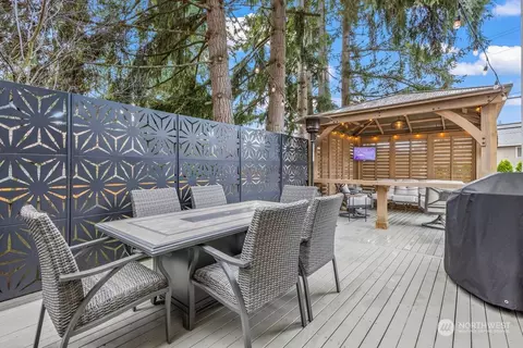 Exterior - 19005 Grannis Rd, Bothell, WA 98012 photo 6 of 10