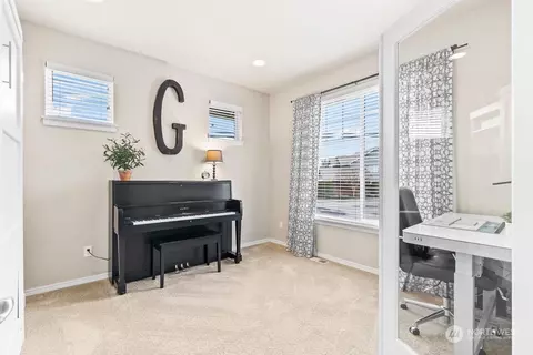 Bedroom - 19005 Grannis Rd, Bothell, WA 98012 photo 1 of 6