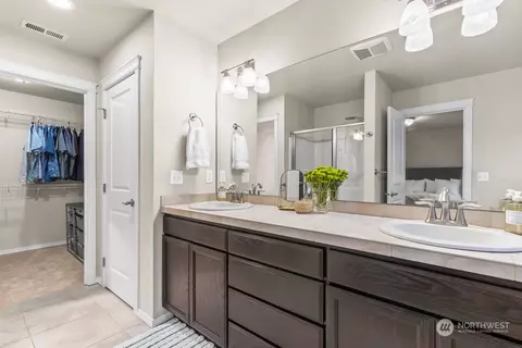 Bath - 19005 Grannis Rd, Bothell, WA 98012 photo 3 of 5
