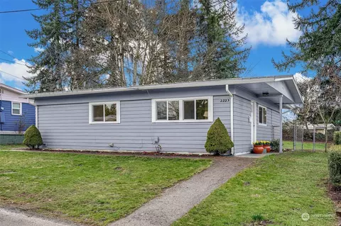 2223 NE 8th Pl, Renton, WA 98056