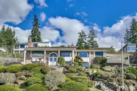 1225 Skyline Dr, Edmonds, WA 98020