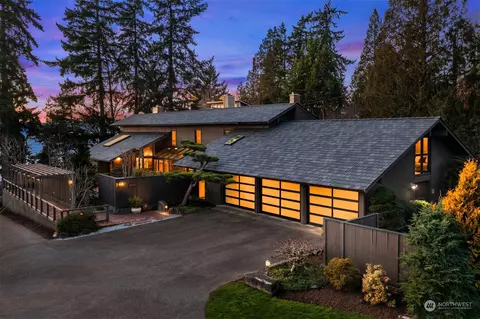 9520 SE 15th St, Bellevue, WA 98004