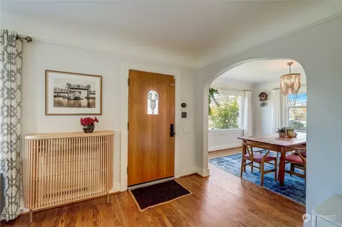 Entry Way - 1020 Colby Ave, Everett, WA 98201 photo 2 of 7