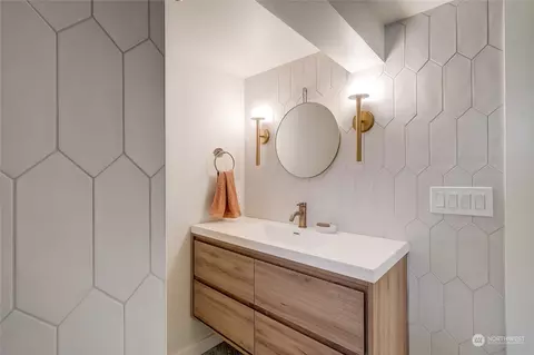 Bath - 1020 Colby Ave, Everett, WA 98201 photo 4 of 4